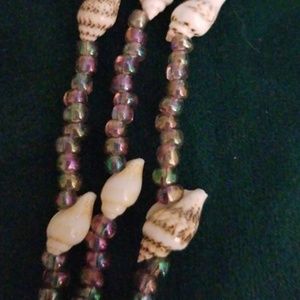Jewelry - MAGENTA SHELL NECKLACE. NWOT Jewelry - MAGENTA SHELL NECKLACE. NWOT